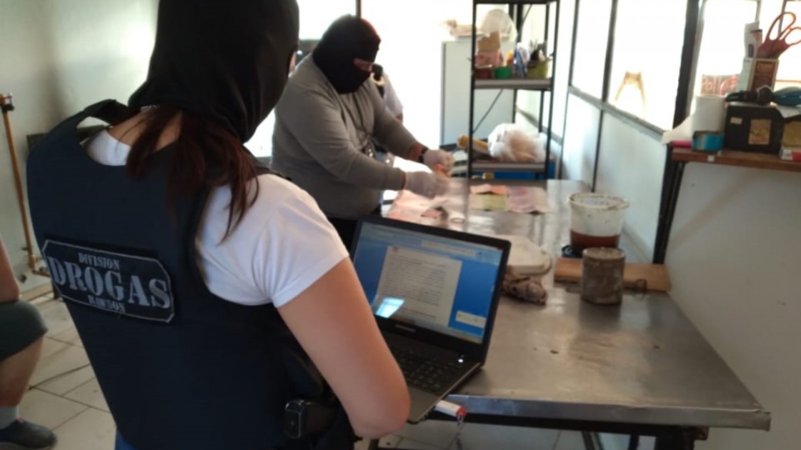 Utilizaban una pollería para vender droga